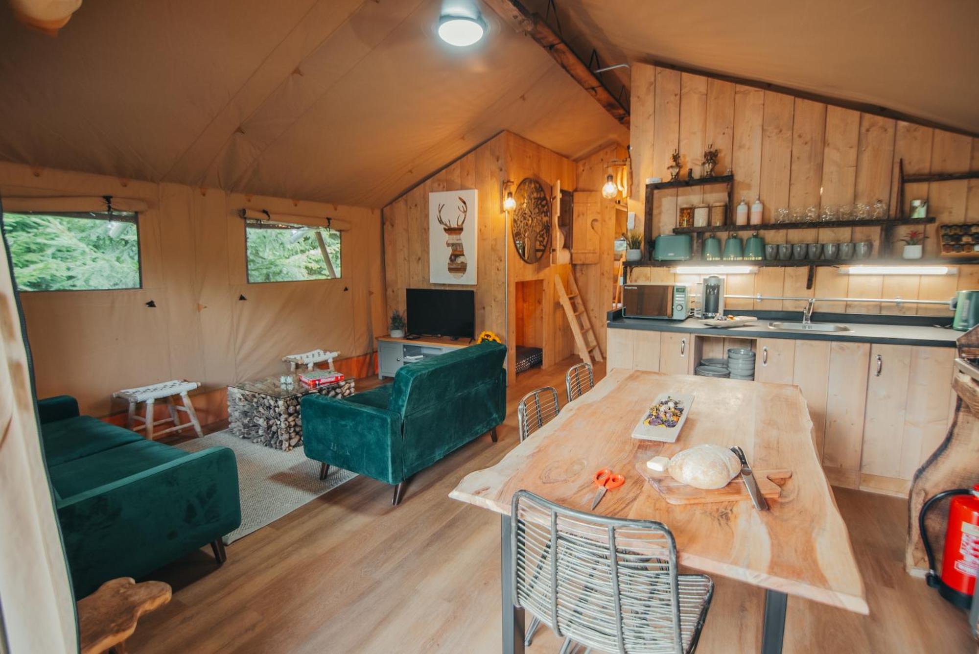 Cosy Forest Lodge Penrhos  Exterior photo